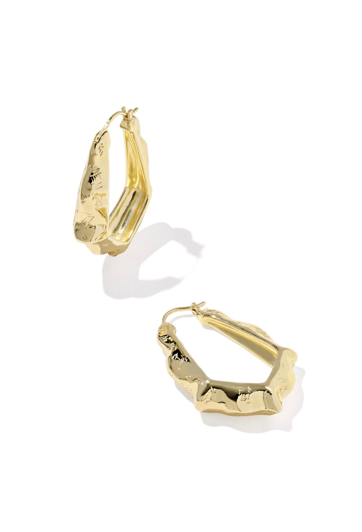 Adriana Scalloped Frame Gold Hoop
