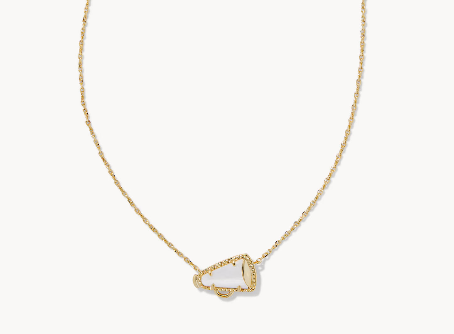 Cheer Short Pendant Necklace White MOP