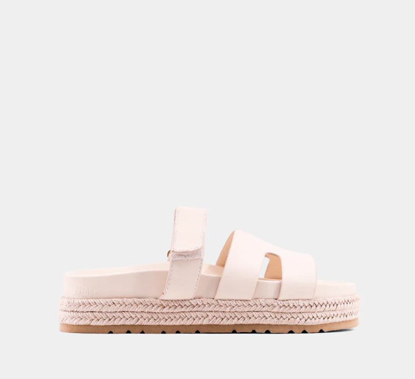 Izzy Sandals