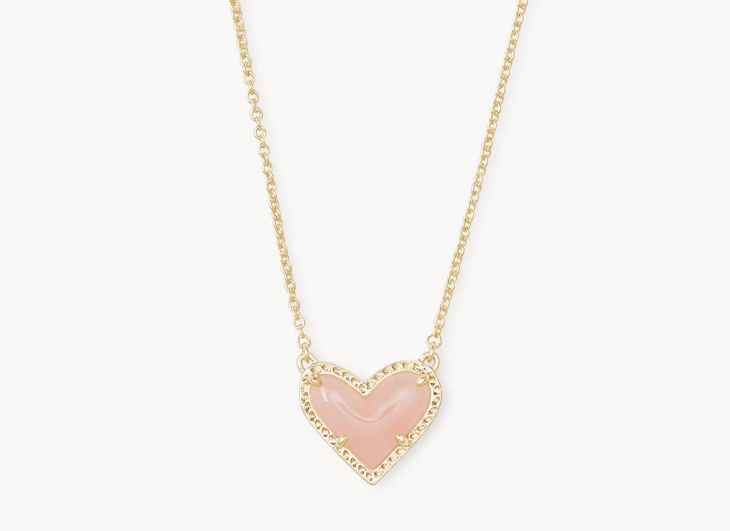 Ari Heart Short Pendant Necklace
