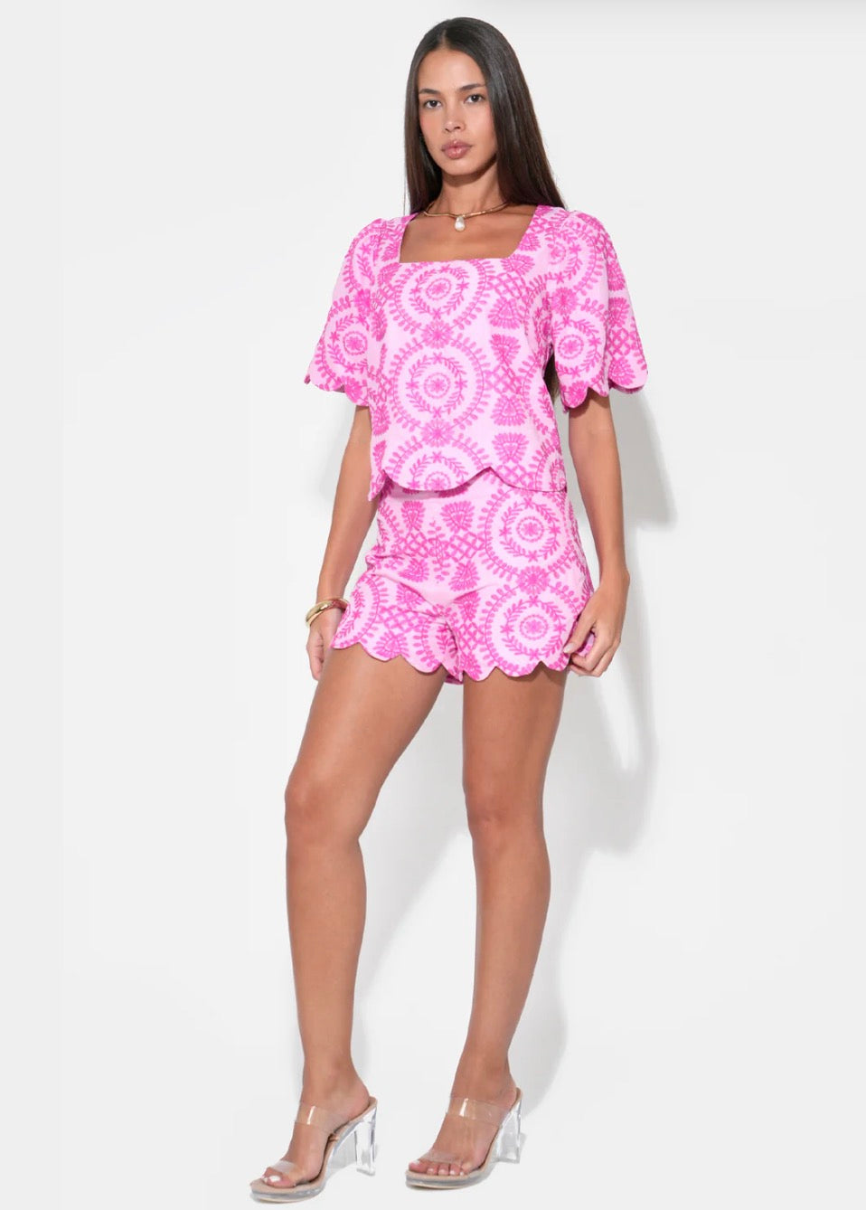 Rose Embroidery Scallop Shorts