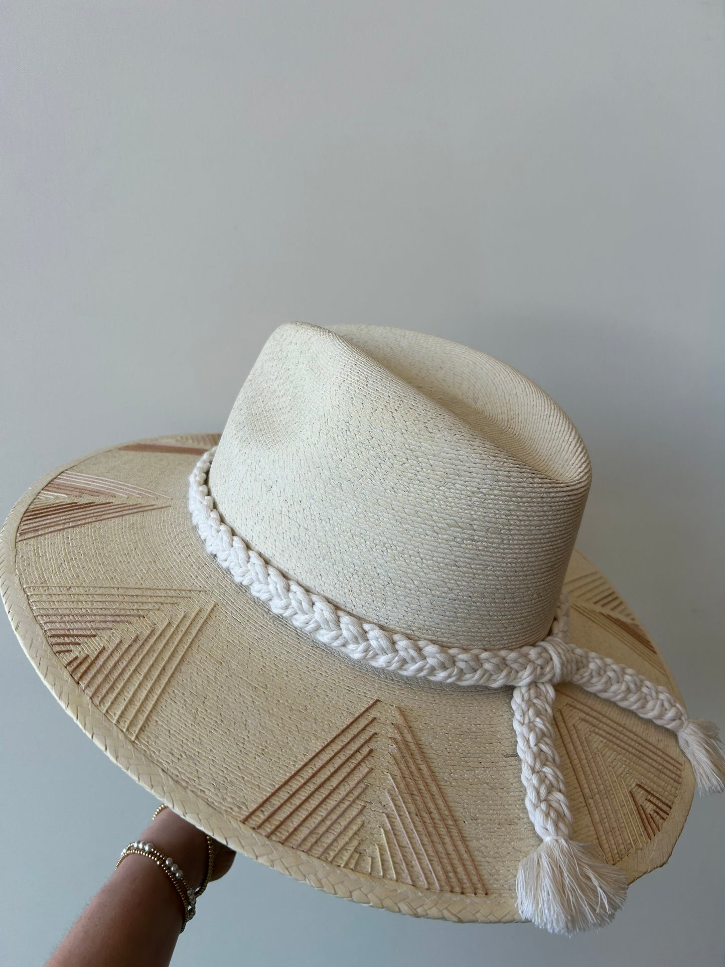 Oceana Neutral Hat (Large)