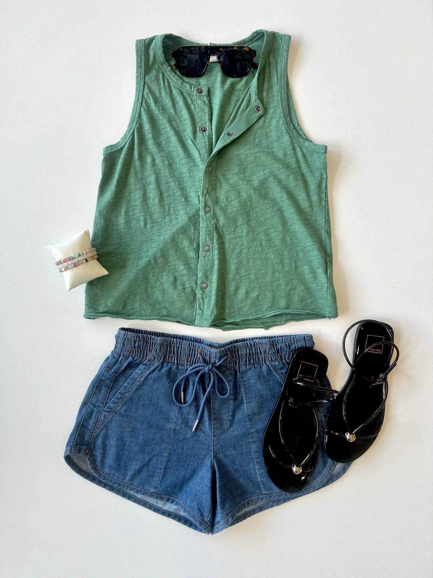 Vine Snap Tank