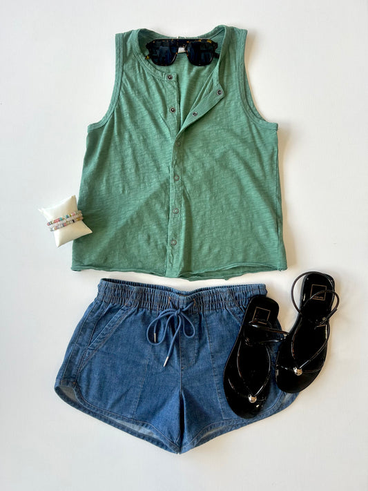 Vine Snap Tank