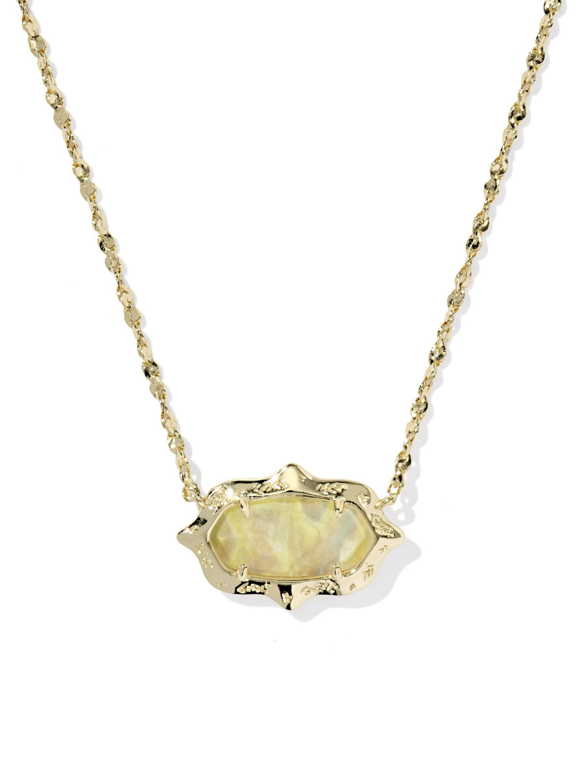 Elisa Scalloped Frame Short Pendant Necklace