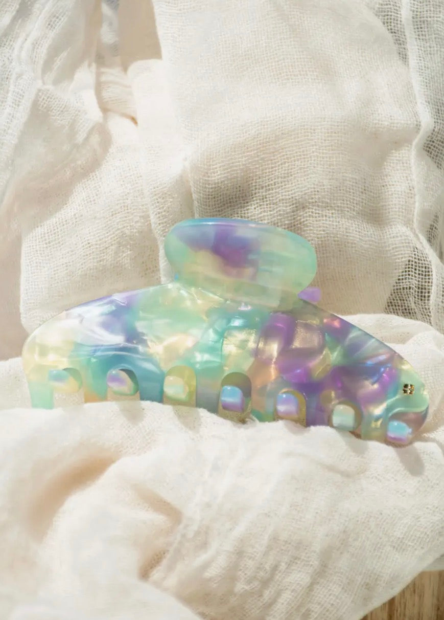 Oval Wave Acetate Hair Claw Clip