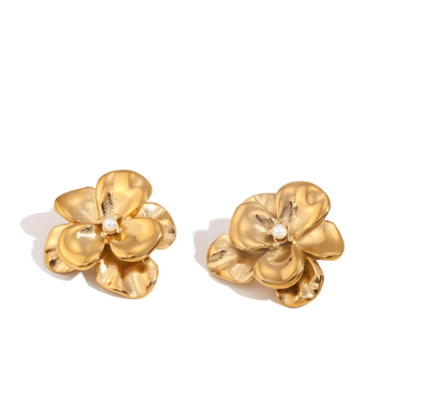 Annabelle Studs